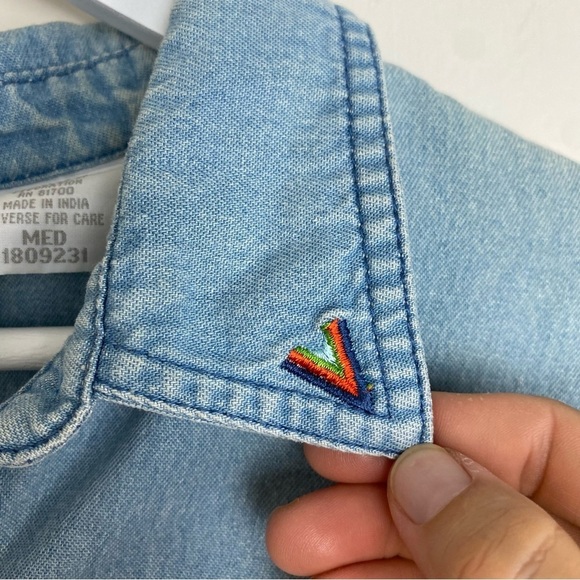 Vintage Southwest Embroidered Feather Chambray Denim Button Front Shirt Medium - Picture 5 of 9